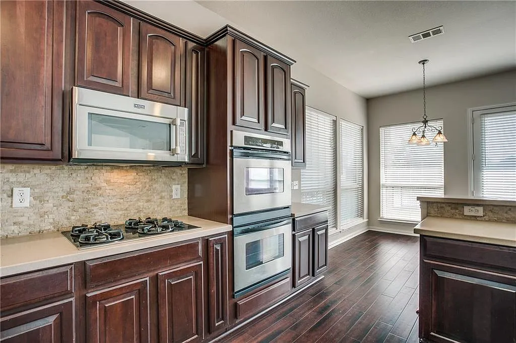 Building Photo - 4193 Victory Dr