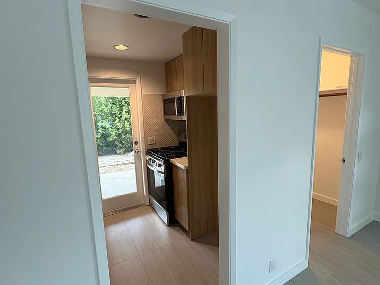 68286 Grandview Ave #B — Photo 10
