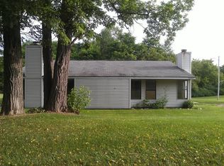 10933 Hall Rd, Hamburg Twp, MI 48189