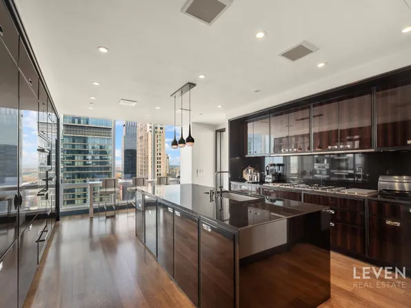 157 West 57th Street image 5 of 24