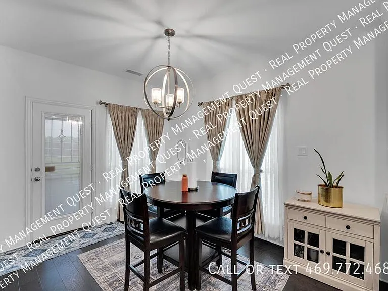1767 Shumard St — Photo 11