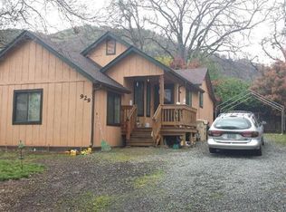 929 NE 12th St, Grants Pass, OR 97526