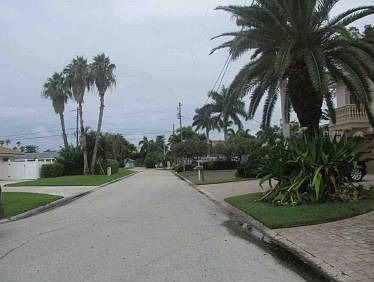 2nd image of 1201 Bay Dr