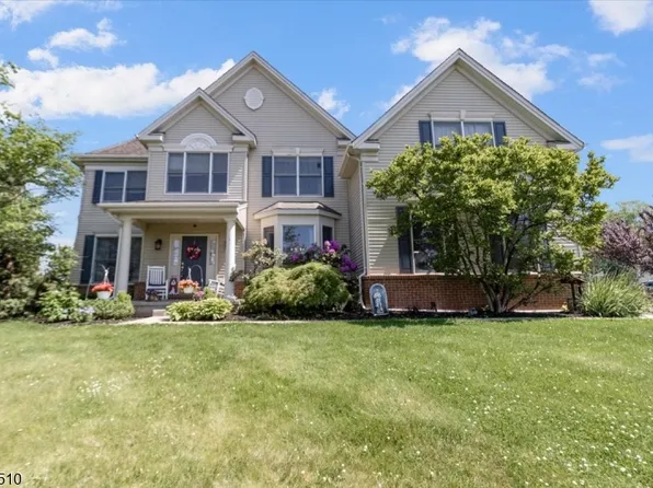 1 Tanager Dr, Raritan Twp., NJ 08551