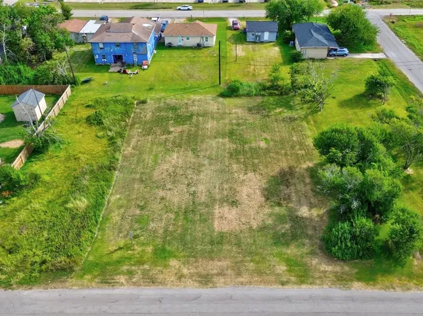 512 S Avenue G, Freeport, TX 77541