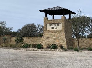 95 Axis Cir, Fredericksburg, TX 78624