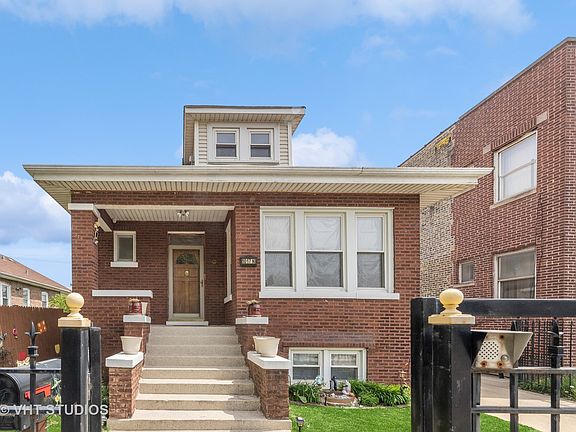 3rd image of 1017 N Laramie Ave