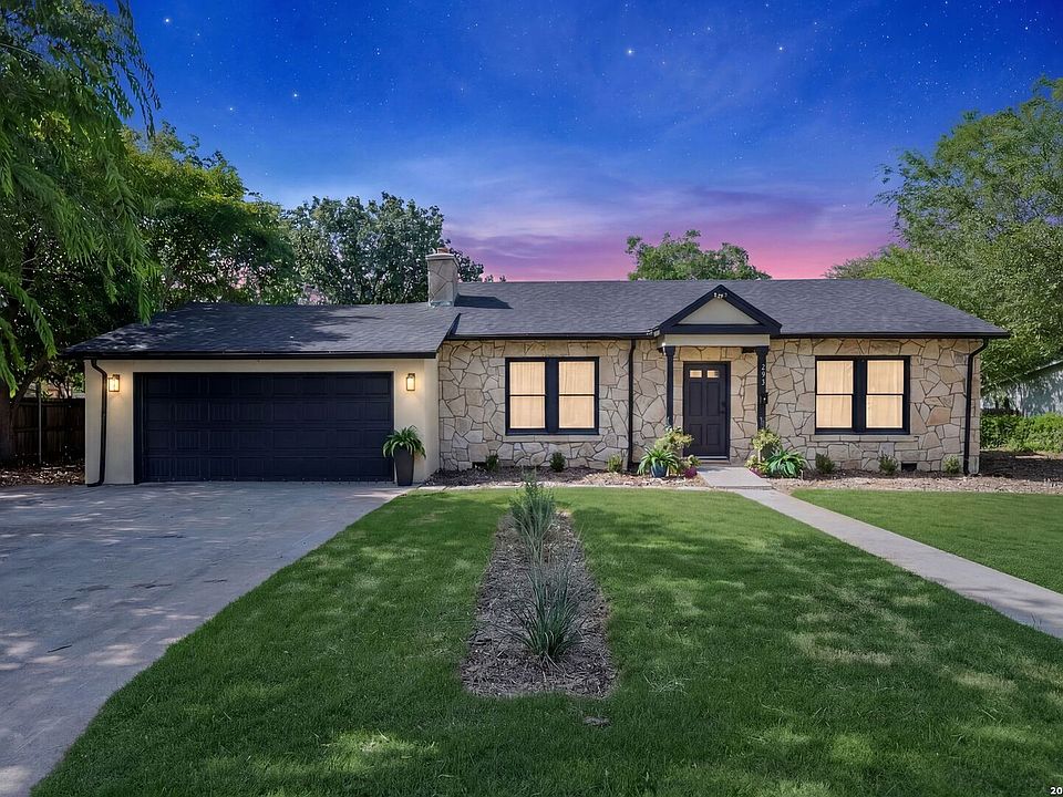 1st image of 293 Lovera Blvd