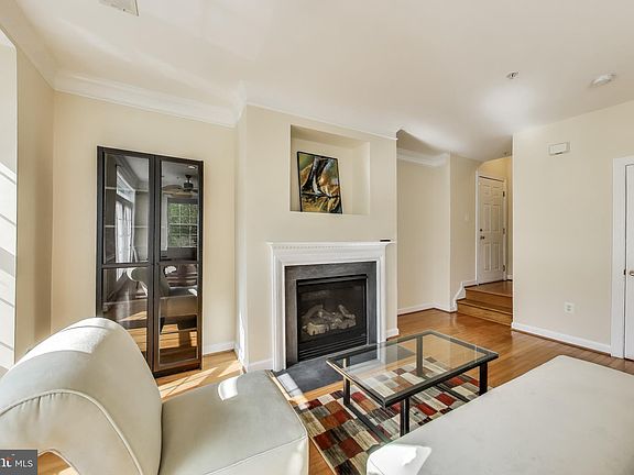 4th image of 3428 Carriage Walk Ct #14-B