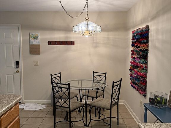5th image of 261 Simpson Ave APT 127