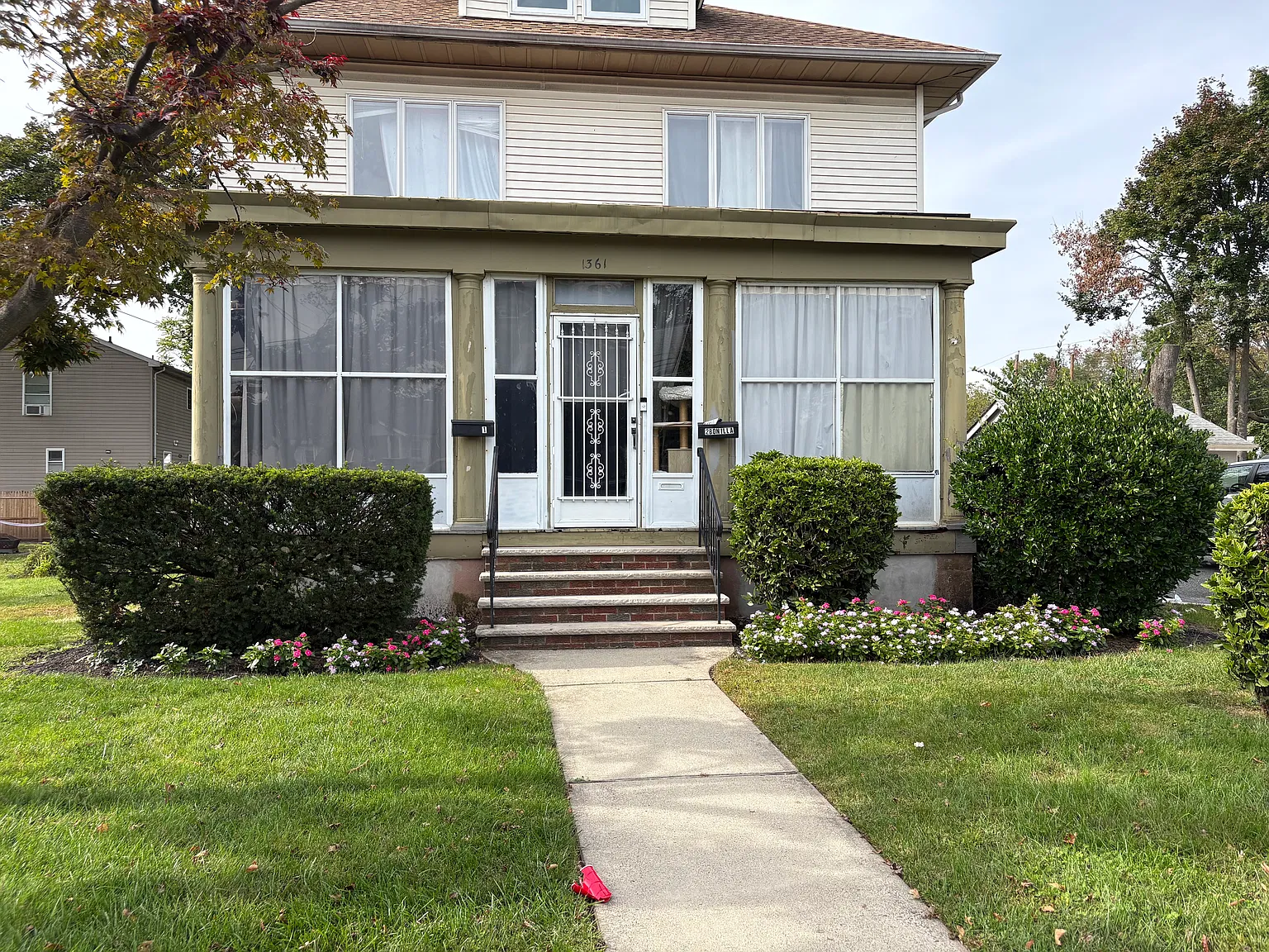 4 bed, 1.5 bath, $2,900 — Photo 1