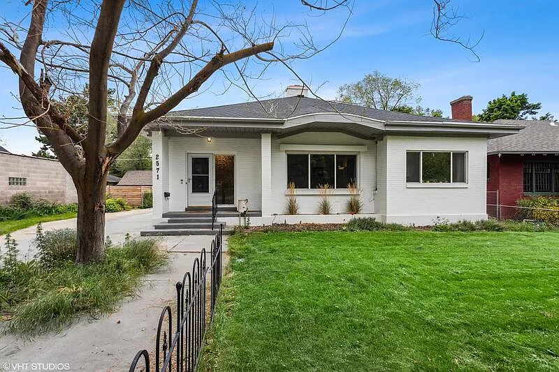 2571 Van Buren Ave