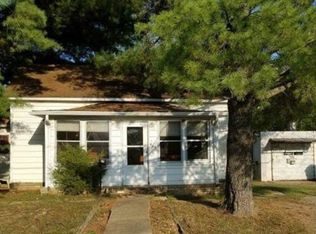 428 S Central St, Benton, IL 62812