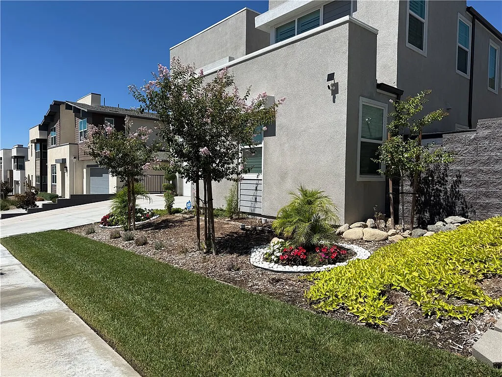 1 bed, 500 sqft, $1,600 — Photo 4