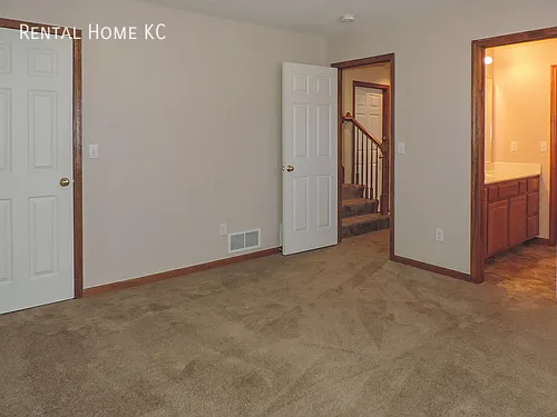 7402 Hedge Lane Ter — Photo 15