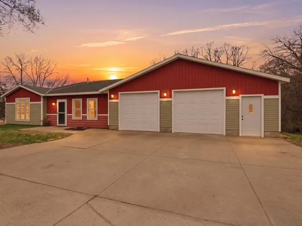 20401 121st St NE, New London, MN 56273