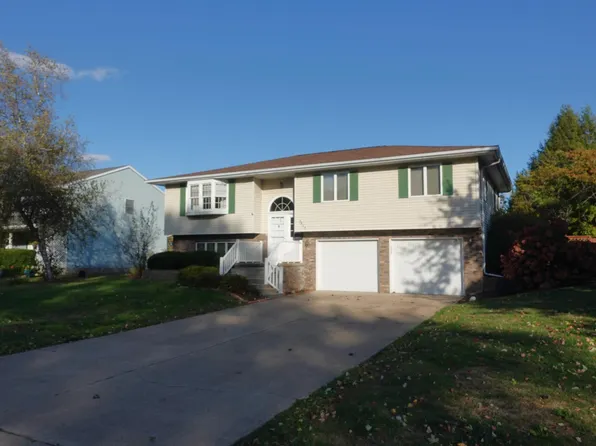 2819 Montague Dr, Galesburg, IL 61401