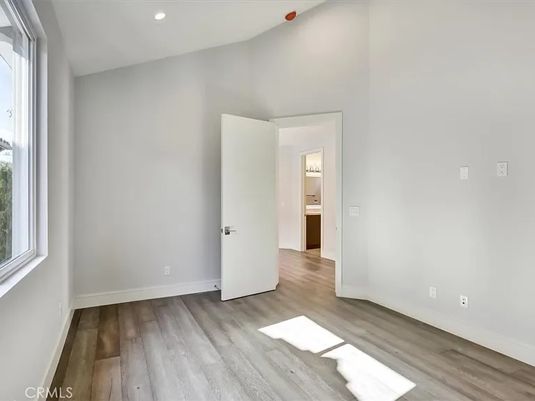 1908 Perry Ave #B — Photo 13
