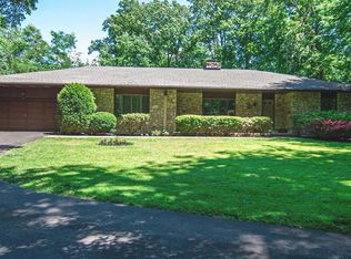 1567 Oak Hollow Dr, Maple Glen, PA 19002