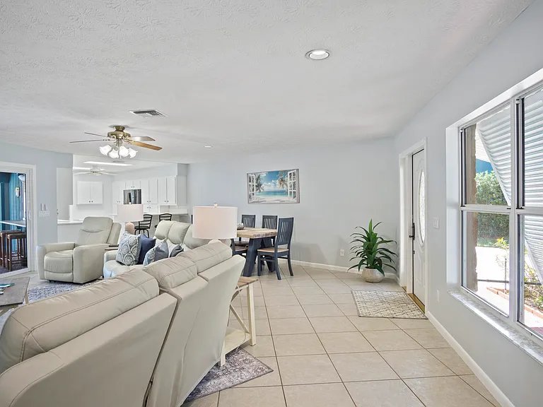1360 SW Albatross Way — Photo 22