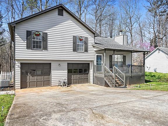 2nd image of 5425 Sugar Mill Dr