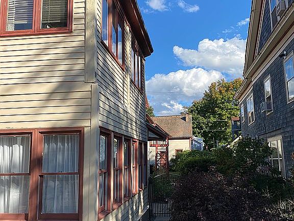2nd image of 126 Circular St