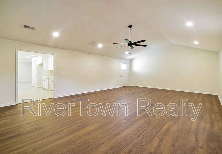 277 S Mount Pleasant Rd — Photo 5