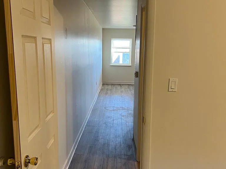 920 N Front St #1 — Photo 4