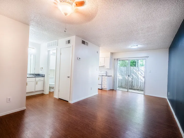 4209 Avenue B — Photo 27