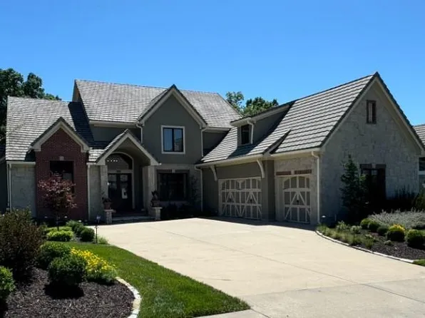 8137 Clearwater Point, Parkville, MO 64152