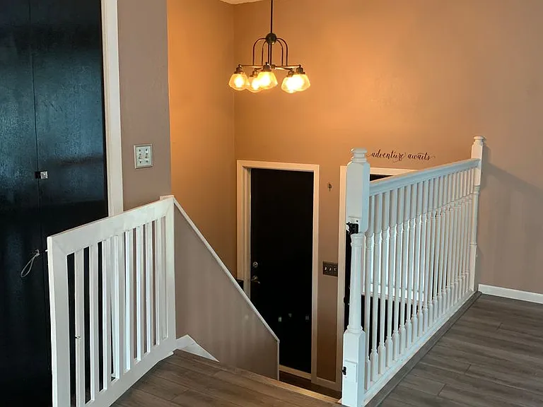 570 Roberts St SW — Photo 6