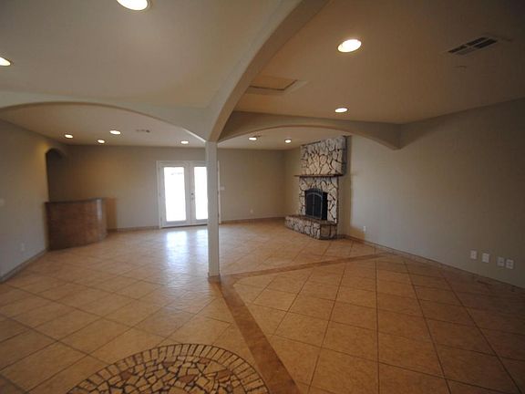 4th image of 2921 N 55th Dr