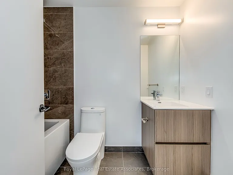 220 Missinnihe Way #806 — Photo 20