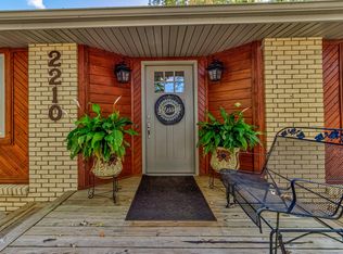 2210 W Cynthia St, Springfield, MO 65810