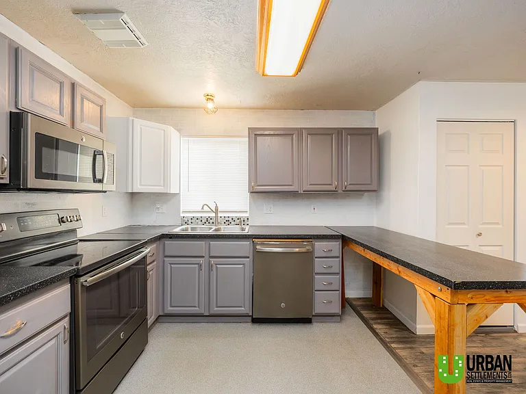 3216 E 29th Ave — Photo 7