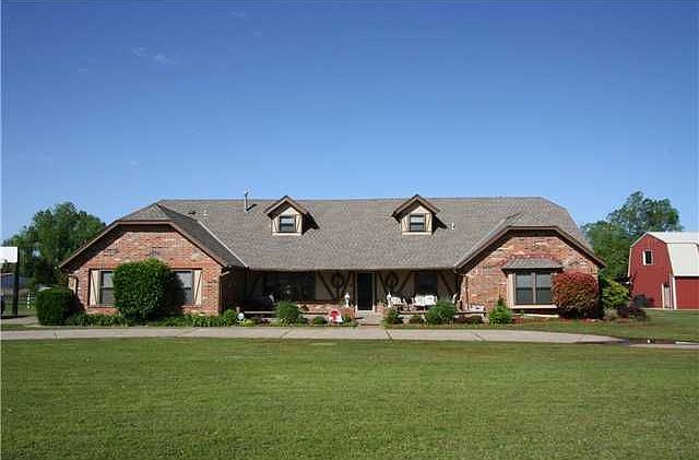 1st image of 5825 Stewart Dr