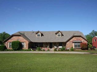5825 Stewart Dr, Mustang, OK 73064