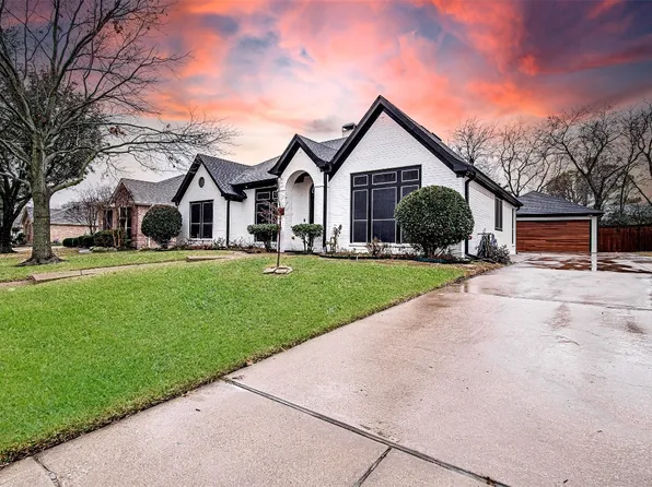 1015 Muirfield Dr, Mansfield, TX 76063