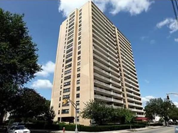 285 Aycrigg Ave APT 6D, Passaic, NJ 07055