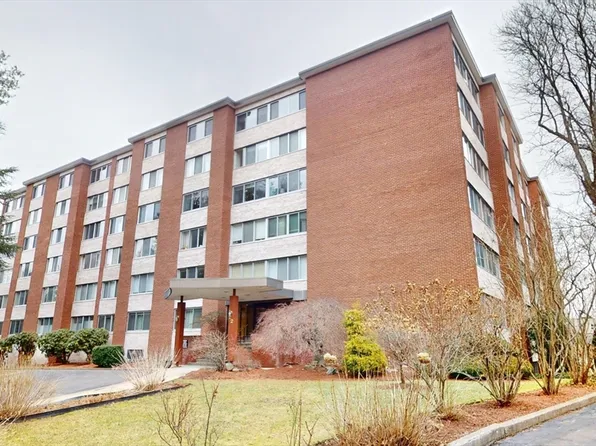 22 Chestnut Pl APT 110, Brookline, MA 02445