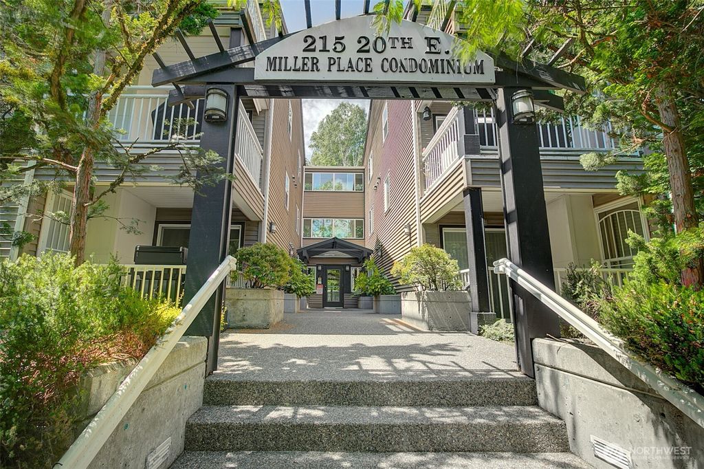 215 20th Avenue E #307, Seattle, WA 98112 condo