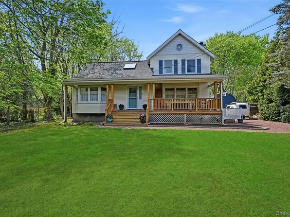 95 6th Avenue, Huntington Station, NY 11746