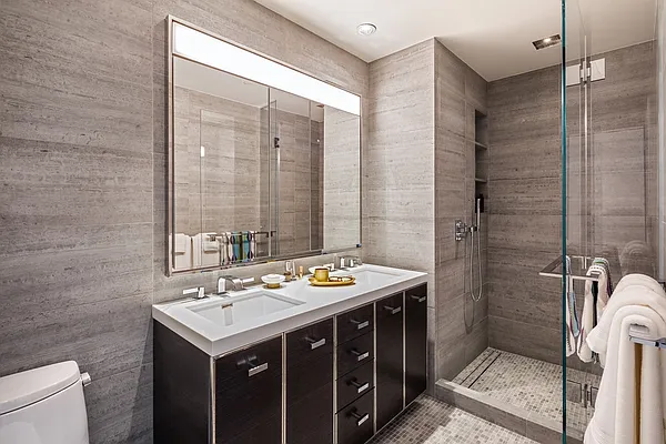 Rented by Extell Marketing Group LLC | media 61