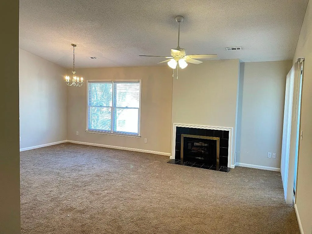 1 bed, 780 sqft, $850 — Photo 2