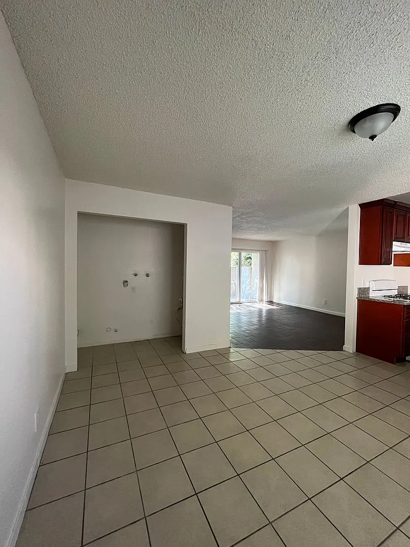 1485 N. Garfield Ave. — Photo 4