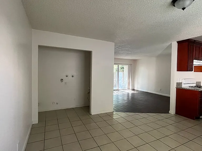 1485 N Garfield Ave — Photo 4