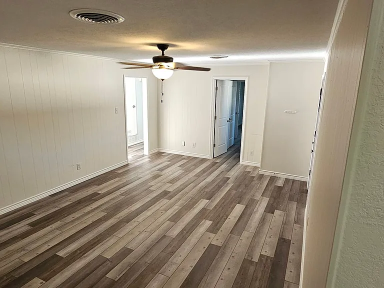 1401 E Sherman Dr — Photo 6