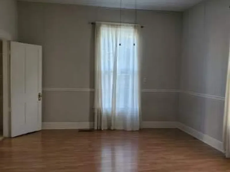 720 SE Riverside Dr — Photo 10