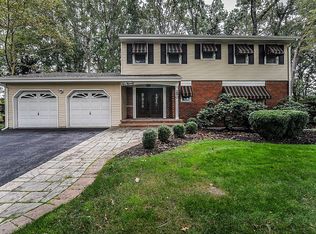 290 Union Hill Rd, Manalapan, NJ 07726