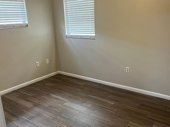 5th image of 3350 Dexter Dell SE